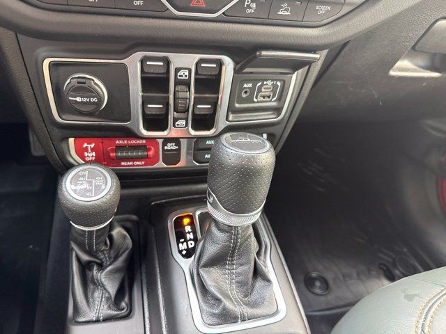 Used 2025 Jeep Gladiator Mojave AWD/4WD image 14