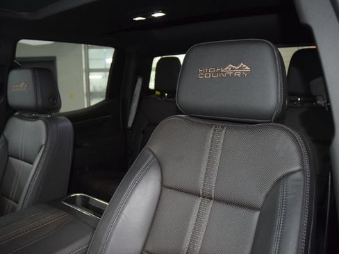 Used 2025 Chevrolet Silverado 1500 High Country w/ High Country Premium Package AWD/4WD image 42