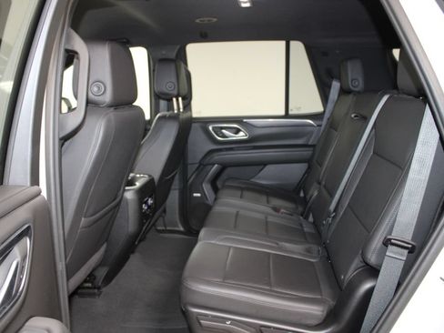 Used 2024 Chevrolet Tahoe LT RWD image 19