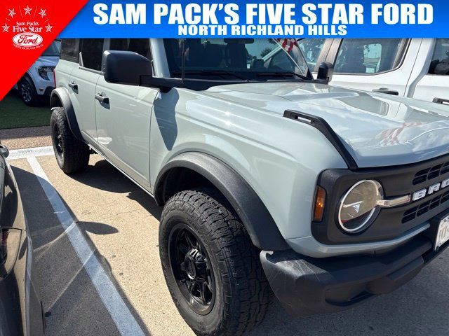 Used 2022 Ford Bronco 4-Door AWD/4WD image 2