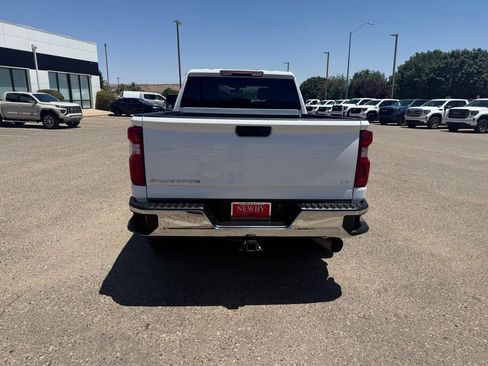 Used 2022 Chevrolet Silverado 2500 LT w/ Convenience Package AWD/4WD image 6