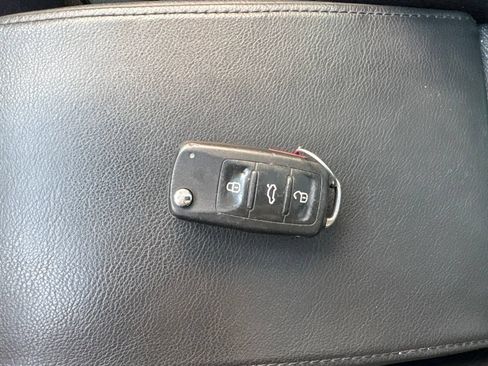 Used 2016 Volkswagen Tiguan SE AWD/4WD image 25