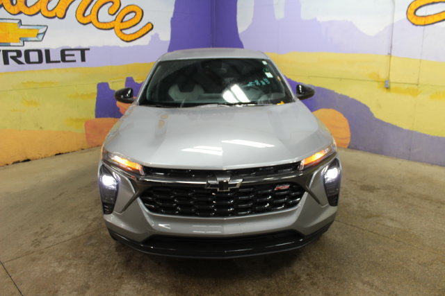 Used 2024 Chevrolet Trax RS w/ Driver Confidence Package FWD image 3