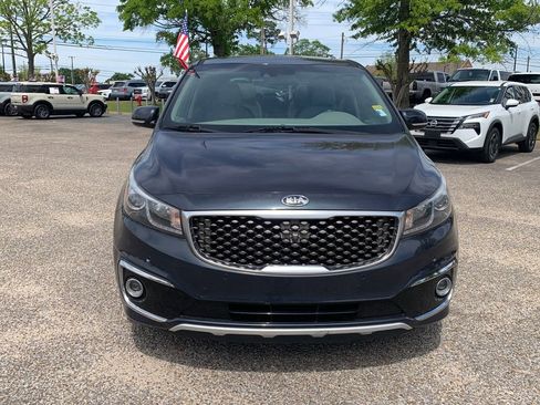 Used 2015 Kia Sedona SX Limited w/ SXL Technology Package FWD image 3