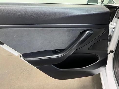 Used 2019 Tesla Model 3 RWD image 16