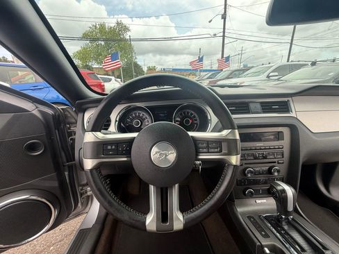 Used 2013 Ford Mustang Premium image 14