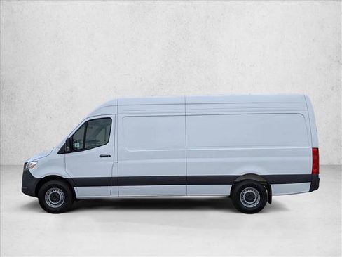 Used 2025 Mercedes-Benz Sprinter 2500 image 8