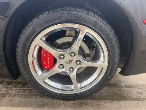 Used 2004 Chevrolet Corvette Convertible w/ Preferred Equipment Group RWD image 22