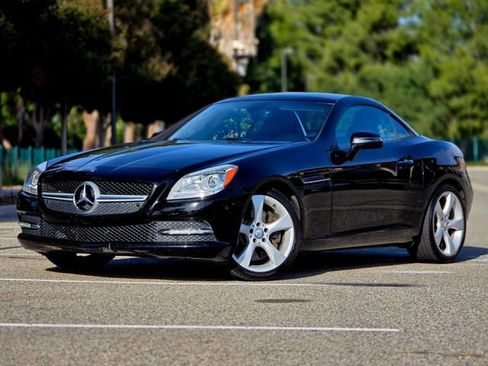 Used 2014 Mercedes-Benz SLK 350 image 4
