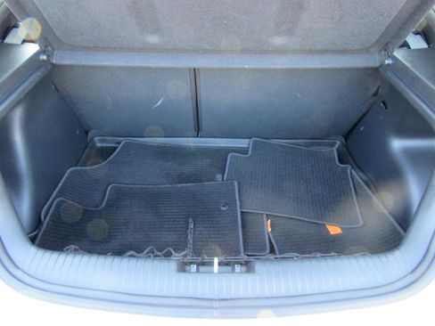 Used 2013 Hyundai Veloster 3dr Cpe Auto w/Black Int image 28