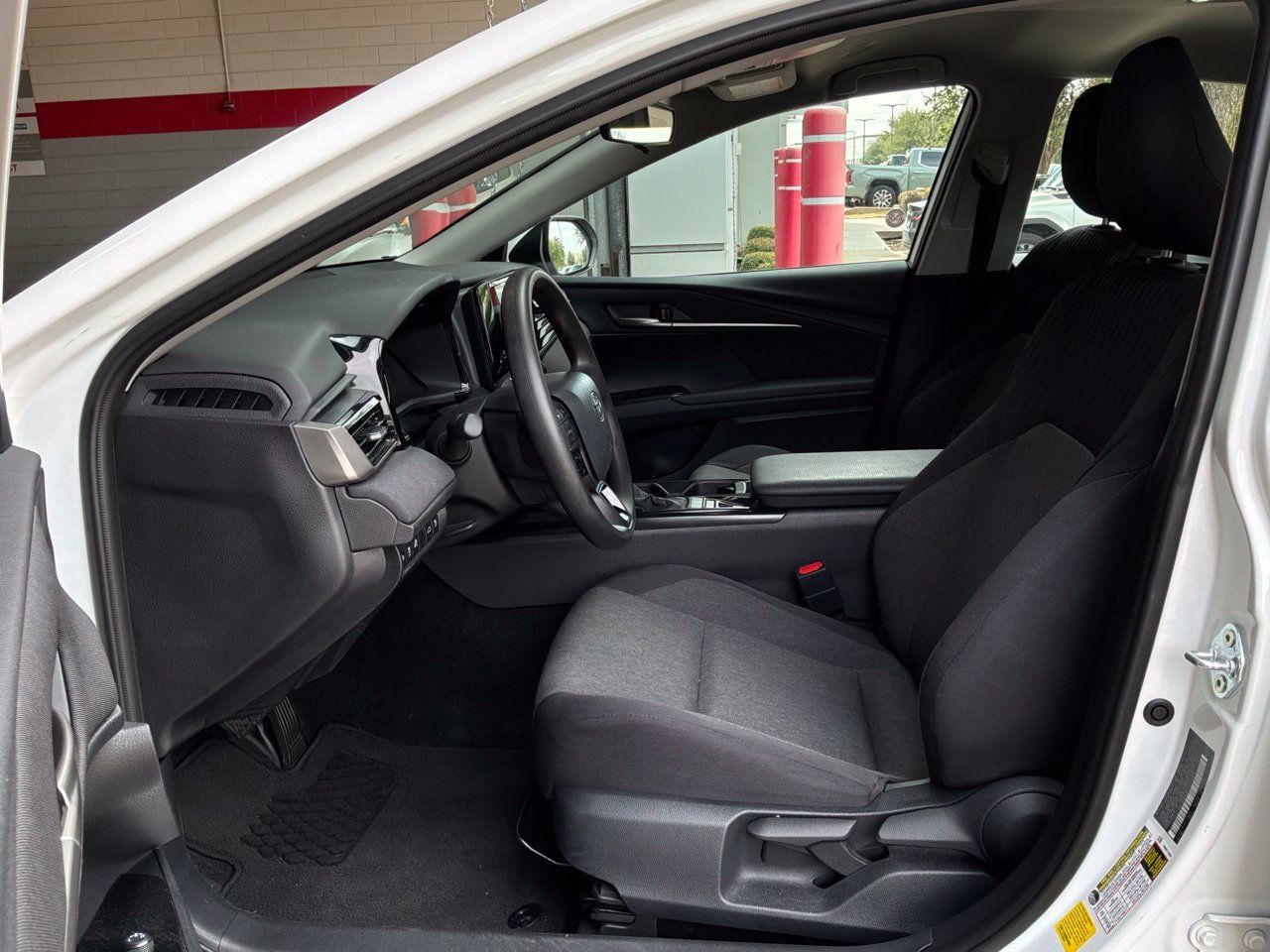 Used 2026 Toyota Camry LE FWD image 10