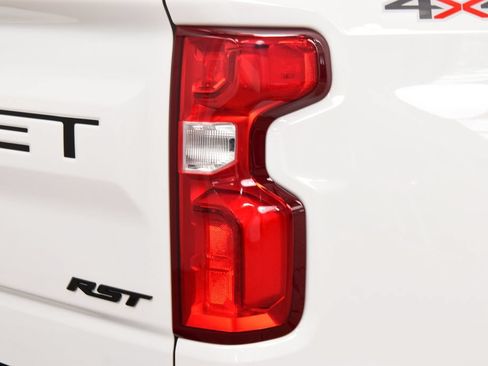 Used 2024 Chevrolet Silverado 1500 RST w/ Redline Edition AWD/4WD image 21
