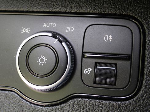 Used 2025 Mercedes-Benz Sprinter 2500 image 15