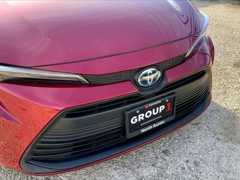 Used 2024 Toyota Corolla LE image 29