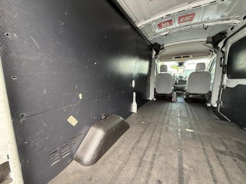 Used 2018 Ford Transit 250 148 Medium Roof RWD image 26