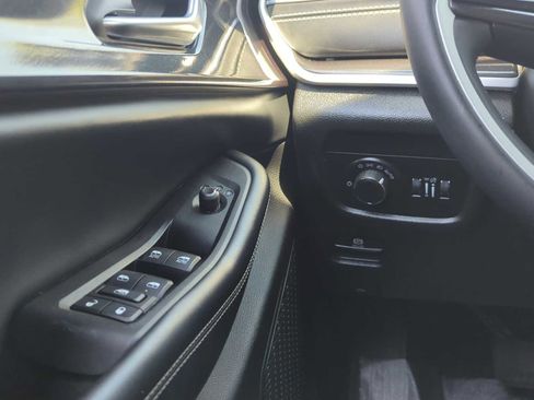 Used 2023 Jeep Grand Cherokee Altitude AWD/4WD image 20