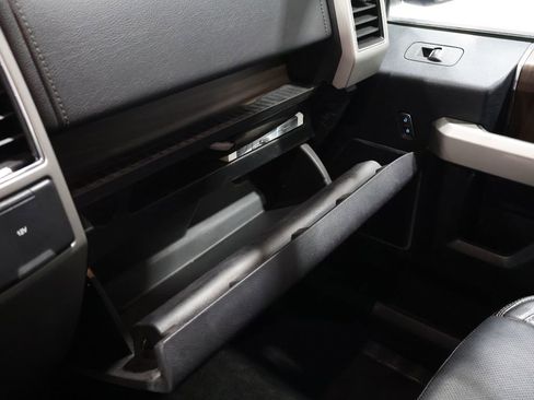 Used 2017 Ford F150 Lariat image 34