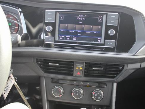 Used 2019 Volkswagen Jetta S w/ Driver Assistance Package image 4