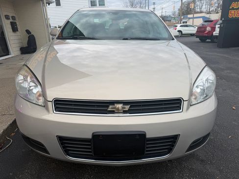 Used 2011 Chevrolet Impala LTZ image 9