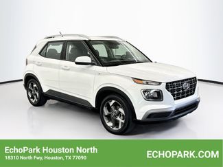 Used 2025 Hyundai Venue SEL FWD video 1
