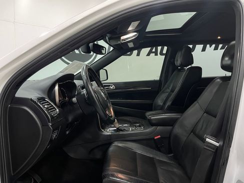 Used 2017 Jeep Grand Cherokee Limited image 13