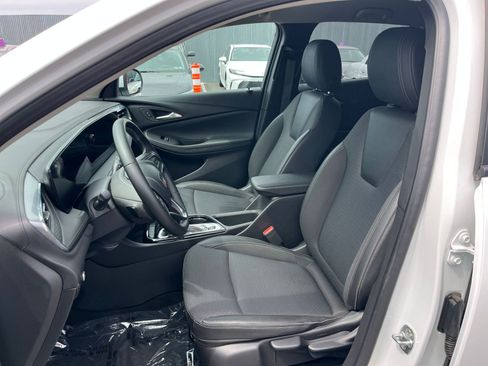 Used 2025 Buick Encore GX Preferred FWD image 36