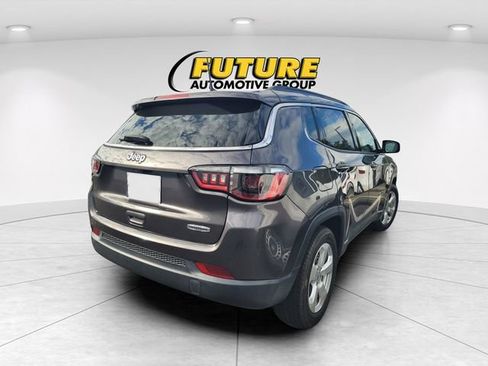 Used 2021 Jeep Compass Latitude FWD image 3