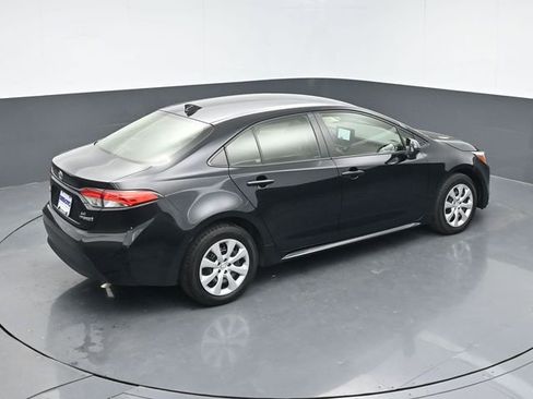 Used 2024 Toyota Corolla LE image 39