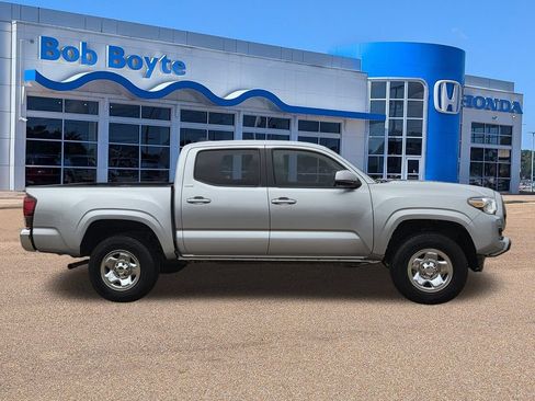 Used 2023 Toyota Tacoma SR5 RWD image 4