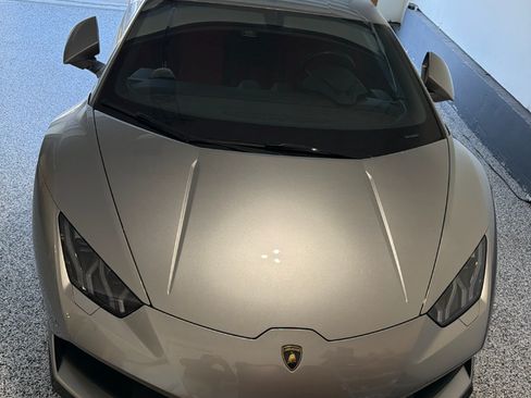 Used 2016 Lamborghini Huracan LP 610-4 AWD/4WD image 3