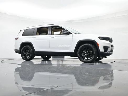 Used 2021 Jeep Grand Cherokee L Limited w/ Luxury Tech Group II AWD/4WD image 38