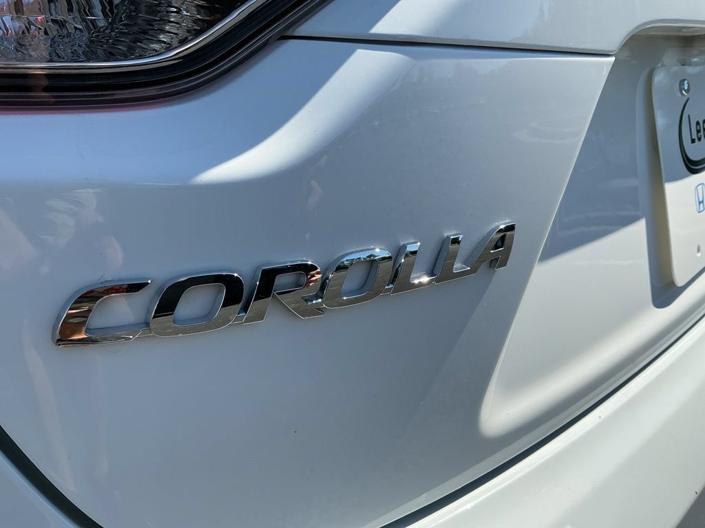 Used 2025 Toyota Corolla LE FWD image 11