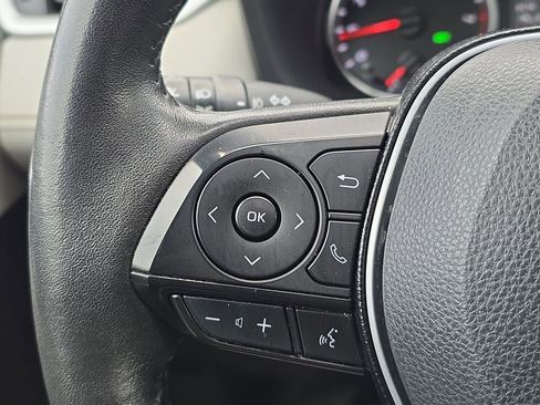 Used 2021 Toyota RAV4 XLE Premium image 20