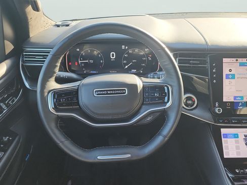 Used 2025 Jeep Grand Wagoneer L Series II Obsidian w/ Quick Order Packagew 28T AWD/4WD image 10