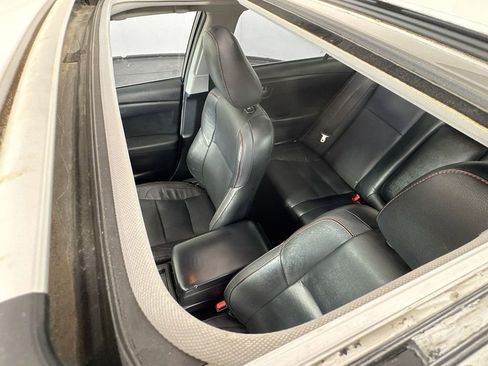 Used 2015 Toyota Camry image 25