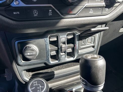 Certified 2024 Jeep Wrangler Sport S image 41