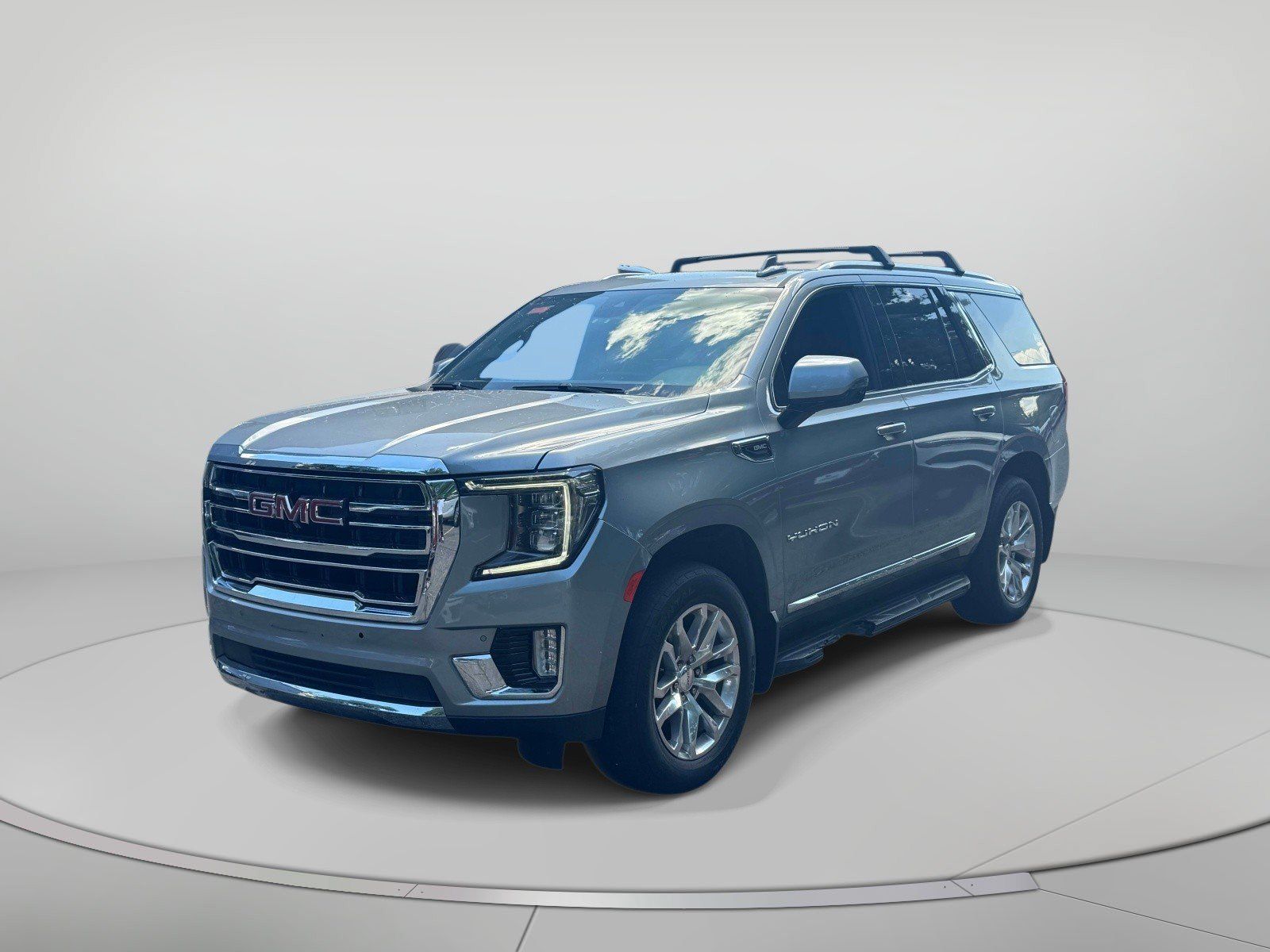 Used 2023 GMC Yukon SLT w/ SLT Premium Package AWD/4WD image 3
