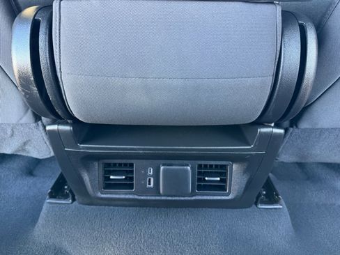 Used 2024 Chevrolet Silverado 2500 LT image 30