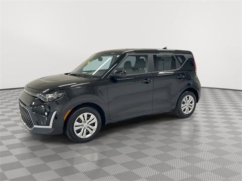 Used 2025 Kia Soul LX image 5