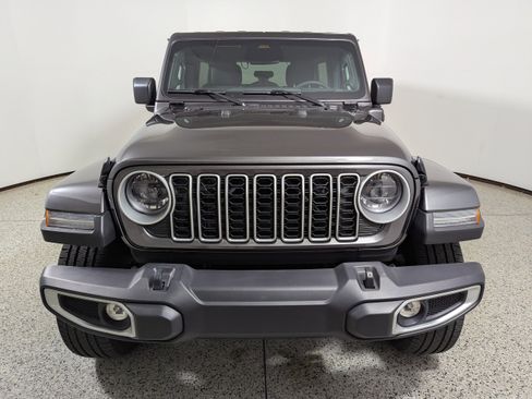 Used 2025 Jeep Wrangler Sahara AWD/4WD image 2