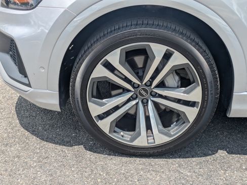 Used 2022 Audi Q8 Premium Plus AWD/4WD image 10