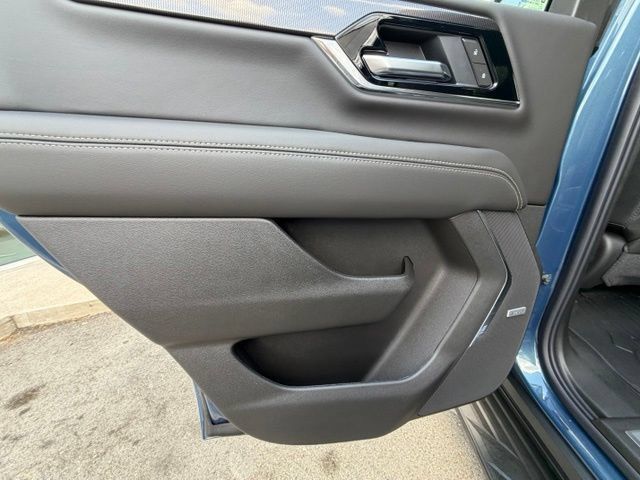 New 2026 GMC Yukon Elevation w/ Elevation Premium Package AWD/4WD image 15