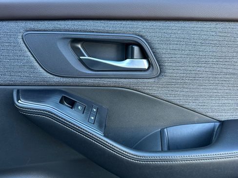 Used 2023 Nissan Rogue SV image 20