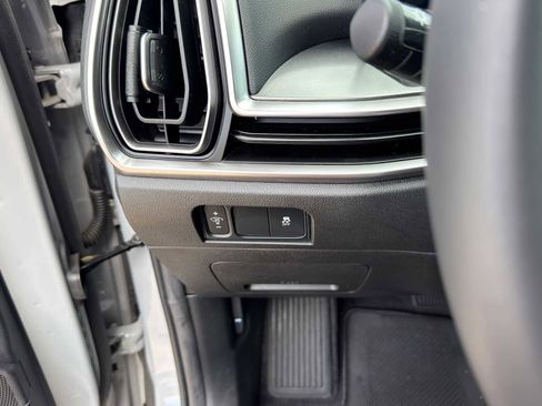 Certified 2024 Kia Sorento S w/ Panoramic Sunroof Package AWD/4WD image 20