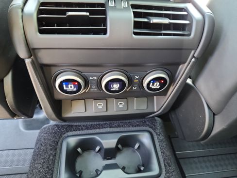 Used 2025 Land Rover Defender 130 S image 24