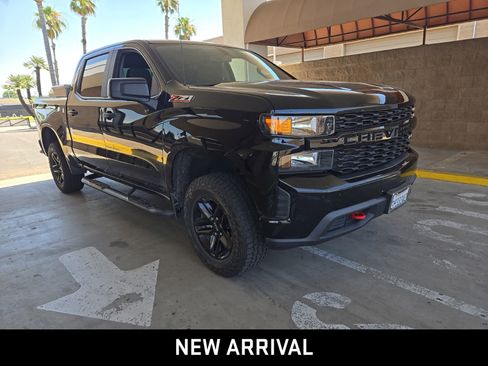 Used 2019 Chevrolet Silverado 1500 Custom Trail Boss w/ Custom Convenience Package AWD/4WD image 3