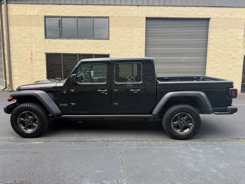 Used 2023 Jeep Gladiator Rubicon w/ Cold Weather Group AWD/4WD image 3