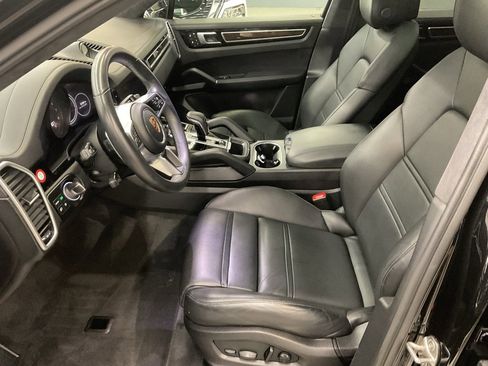 Used 2023 Porsche Cayenne GTS image 10