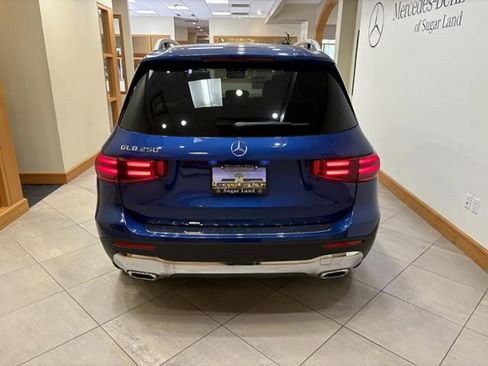 New 2026 Mercedes-Benz GLB 250 image 4