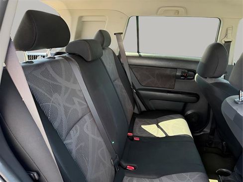 Used 2014 Scion xB FWD image 28